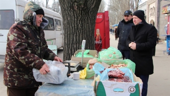 Мясо из коробок продают в Запорожье прямо на улице (фото)