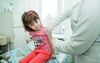 В Украине запретили партию вакцины от кори
