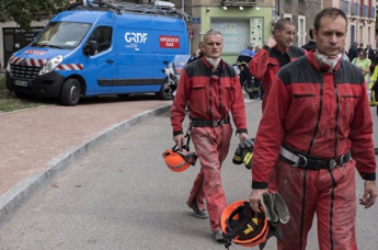 Из-за пожара в парижской многоэтажке пострадали 13 человек