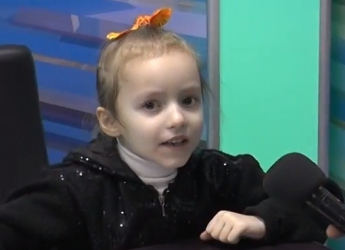 Девочка, страдающая муковисцидозом, прочитала трогательный стих об ангеле (видео)