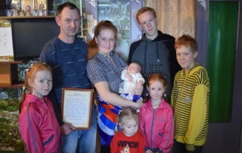 В РФ многодетная семья назвала ребенка Россией