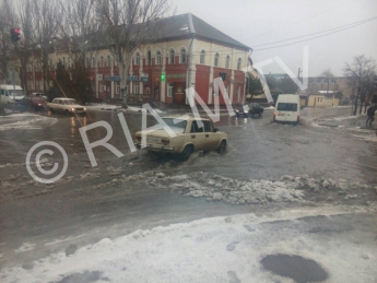 В Мелитополе потоп – улицы превратились в реки (видео, фото)