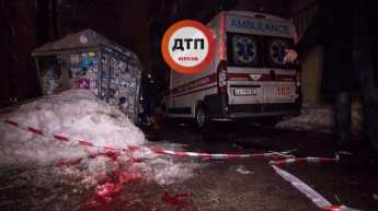 В Киеве мужчине посреди улицы вонзили нож в сердце