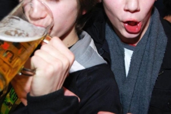 Жителю Запорожской области толпа пьяных подростков угрожала расправой