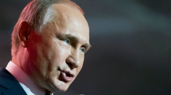 Многоликий карлик: в сети обратили внимание на изменения внешности Путина