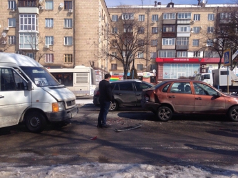 В центре Запорожья на «зебре» произошла очередная авария с маршруткой, - ФОТО