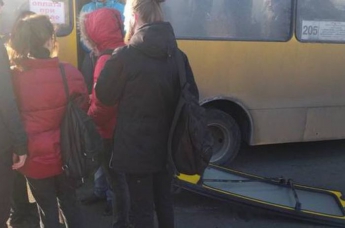 К весне готов: в Киеве заметили маршрутку без двери. ФОТО
