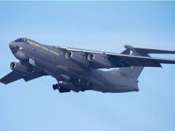 Мелитопольские летчики в условиях Арктики перевозят груз с авиабазы  ВВС США «Туле»