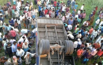ДТП с грузовиком в Индии: девять жертв