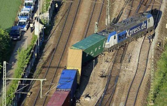 В Германии поезд сошел с рельсов, ущерб оценили в миллионы евро