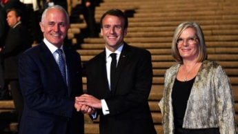 Президент Франции назвал «вкусной» супругу премьера Австралии