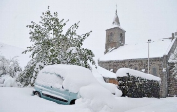Юг Франции накрыли сильные снегопады