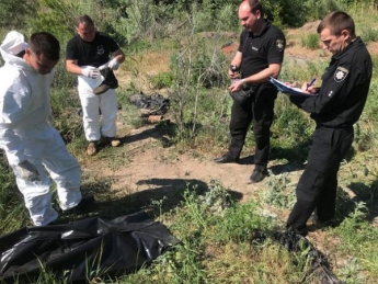Жуткая находка: возле Днепра обнаружили мешки с вещами бойцов, погибших в Иловайском котле