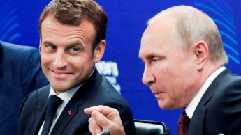 В сети удивлены, как российский лидер смог поравняться с президентом Франции