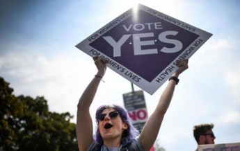 Ирландцы проголосовали за легализацию абортов