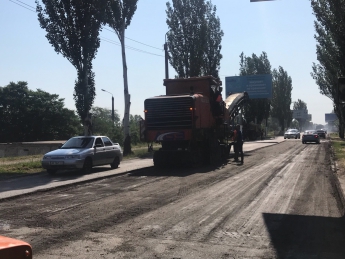 Начались ремонтные работы на выезде из Мелитополя в бердянском направлении (фото)