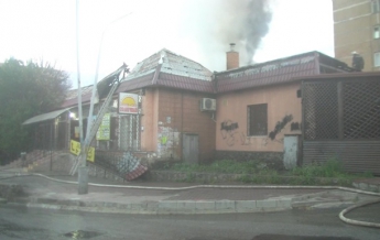 Неизвестные подожгли кафе в Харьковской области (Видео)