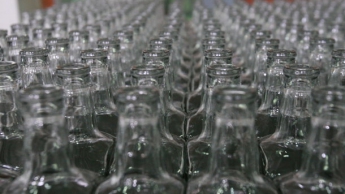 В Мелитополе суррогат под видом элитной водки продавали через Интернет
