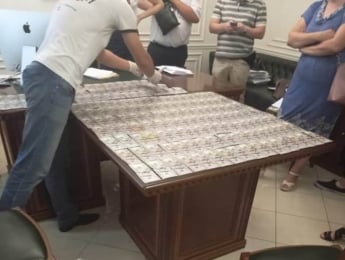 Адвокат у Запоріжжі шантажував суддів та вимагав 35 тис. доларів