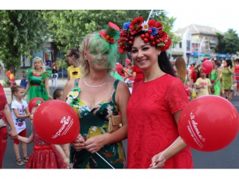 В Мелитополе выбирают черешневых королев и принцесс для календаря