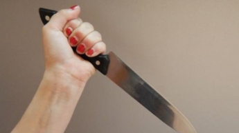 В Киеве пенсионерка исполосовала ножом молодого мужа