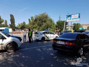 В Николаеве полицейский на BMW сбил женщину (Фото)