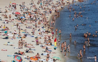 Минздрав назвал почти сто пляжей, где опасно купаться
