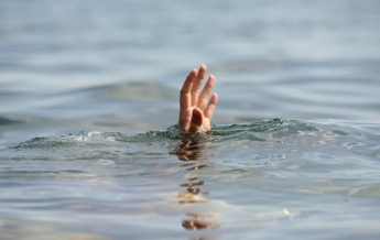 В Ровенской области женщина утонула, пытаясь спасти двух детей
