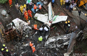 В Индии разбился небольшой пассажирский самолет: пятеро погибших