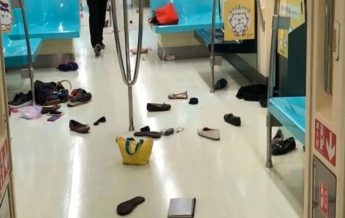 На Тайване крыса вызвала давку в вагоне метро, есть пострадавшие (фото)