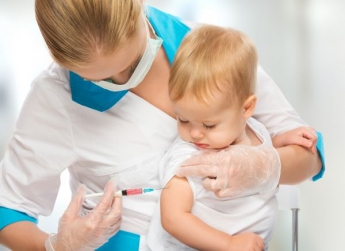 Когда вакцинировать ребенка: МОЗ обновило календарь прививок (фото)