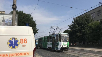 Во Львовском трамвае умер пенсионер на глазах у пассажиров