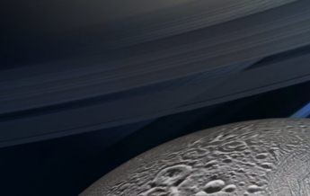 Ученые записали исходящую от Сатурна 