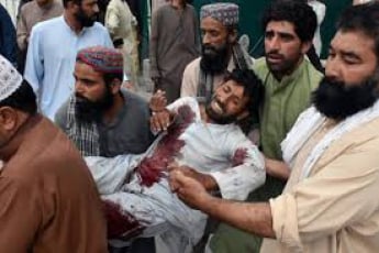 В результате теракта исламистов в Пакистане погибли 140 челове