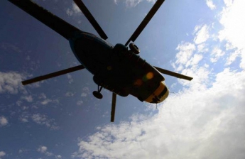 В Черниговской обл. вертолет задел провод, совершая аварийную посадку, 5 сел остались без света