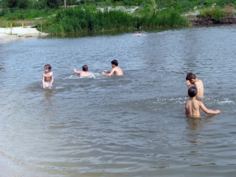 Власть призывает не рисковать жизнью и не купаться в Горячке и реке Молочной