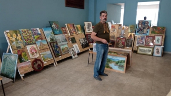 В Мелитополе в ДК Шевченко стартовала необычная выставка-аукцион
