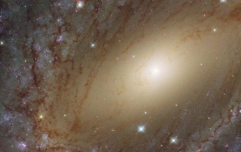 Hubble запечатлел гигантского двойника Млечного Пути