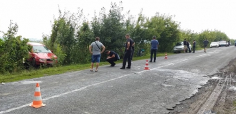 Смертельное ДТП в Ровенской области: авто сбило мать с детьми