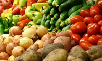 Яд на рынке: чем в Украине обрабатывают овощи (видео)