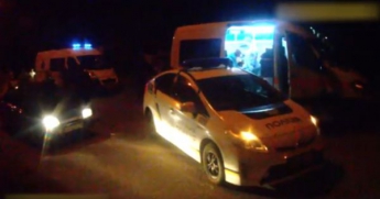 В Запорожье 17-летняя девушка врезалась в полицейское авто и сбила 2 человек (Видео)