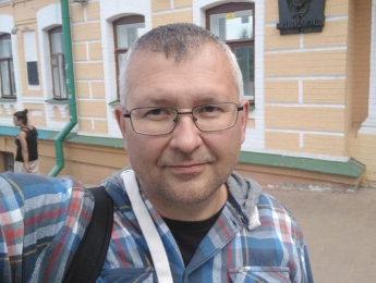 В Запорожье жестоко избили активиста Вадима Тихонова