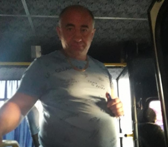 Водитель автобуса в Мелитополе отказывался везти беременную девушку с удостоверением УБД