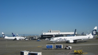 Из аэропорта в Сиэтле угнали пассажирский самолет.