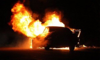 Под Запорожьем в собственном авто сгорел водитель