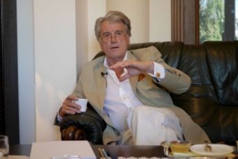 Шутки в сторону: Ющенко разгромил 