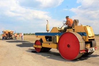 В Мелитопольском районе продолжается ремонт дорог (Фото)