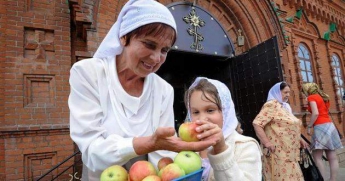Яблочный Спас: что святить в церкви