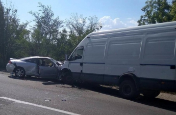 В результате аварии в Запорожской области пострадали два человека (фото)