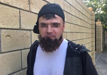 Что-то пошло не так: в Одессе задержали киллера, у которого отклеилась борода (фото)